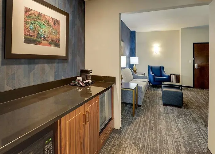Hotel Drury Plaza