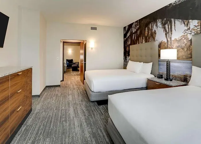 Hotel Drury Plaza *